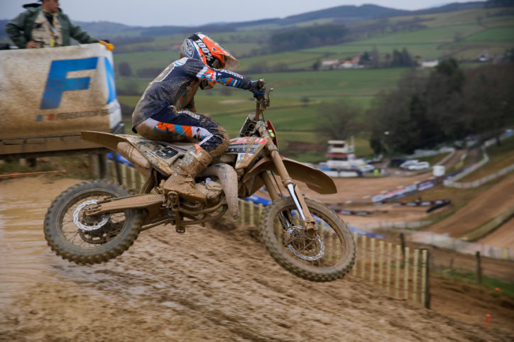 Première victoire pour Mateo Bernard en Espoir à Gueugnon (71)